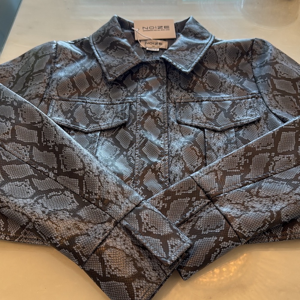 Noize Men's Blue and Gray Snake Pattern Shirt